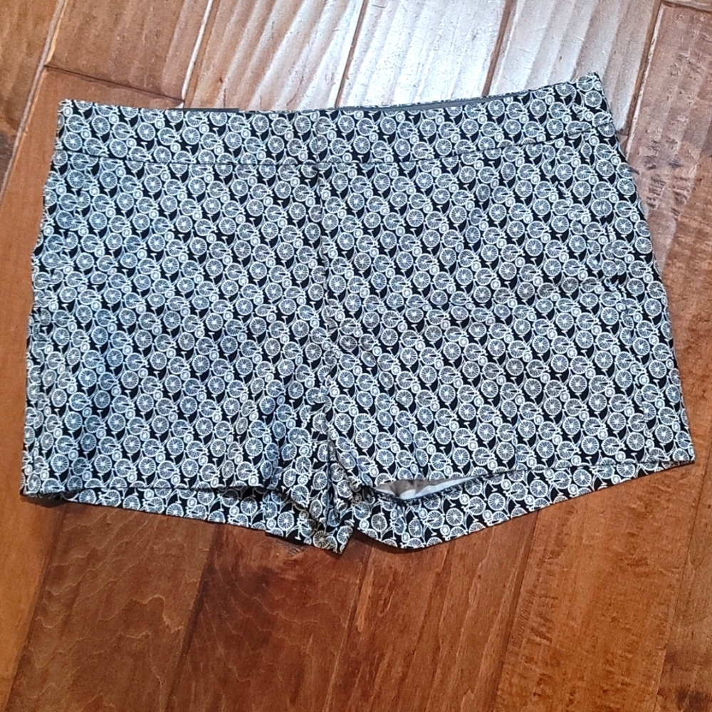 NWT black and white short with bicycle print